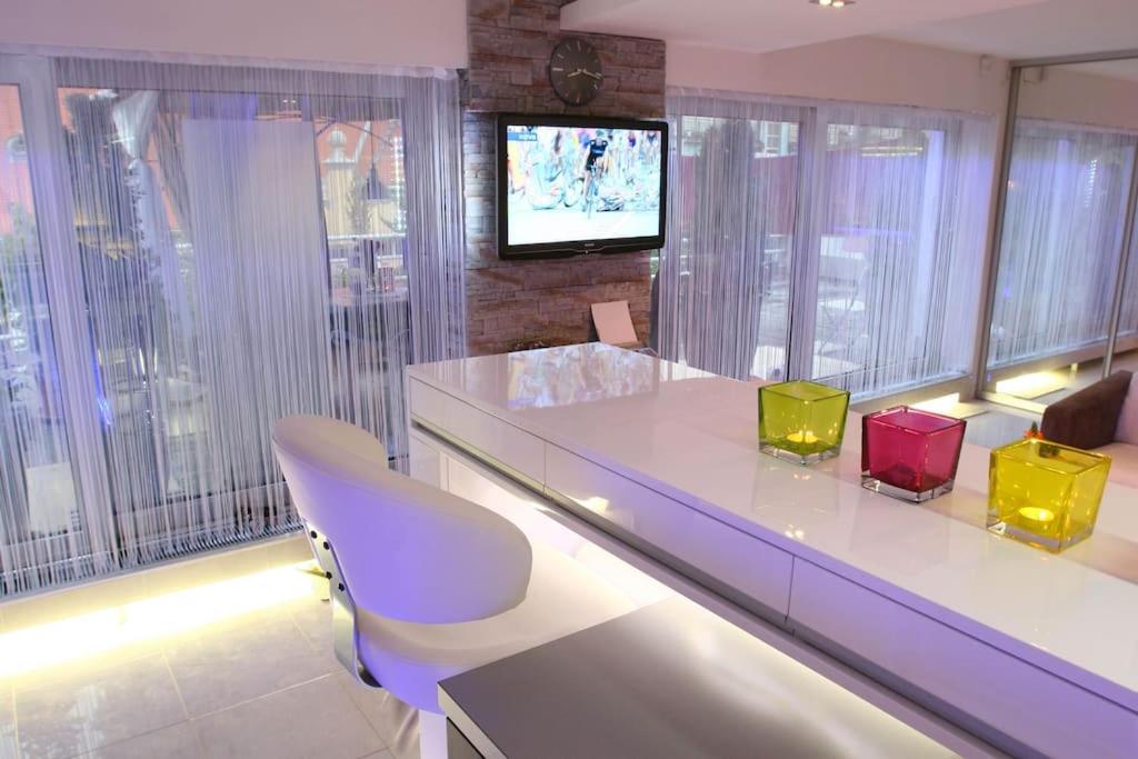 Nice Life - Luxury Apartment In The Old Town. Bratislava Extérieur photo