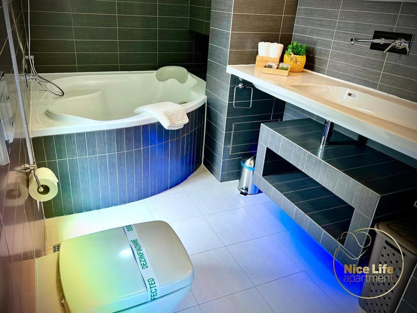 Nice Life - Luxury Apartment In The Old Town. Bratislava Extérieur photo