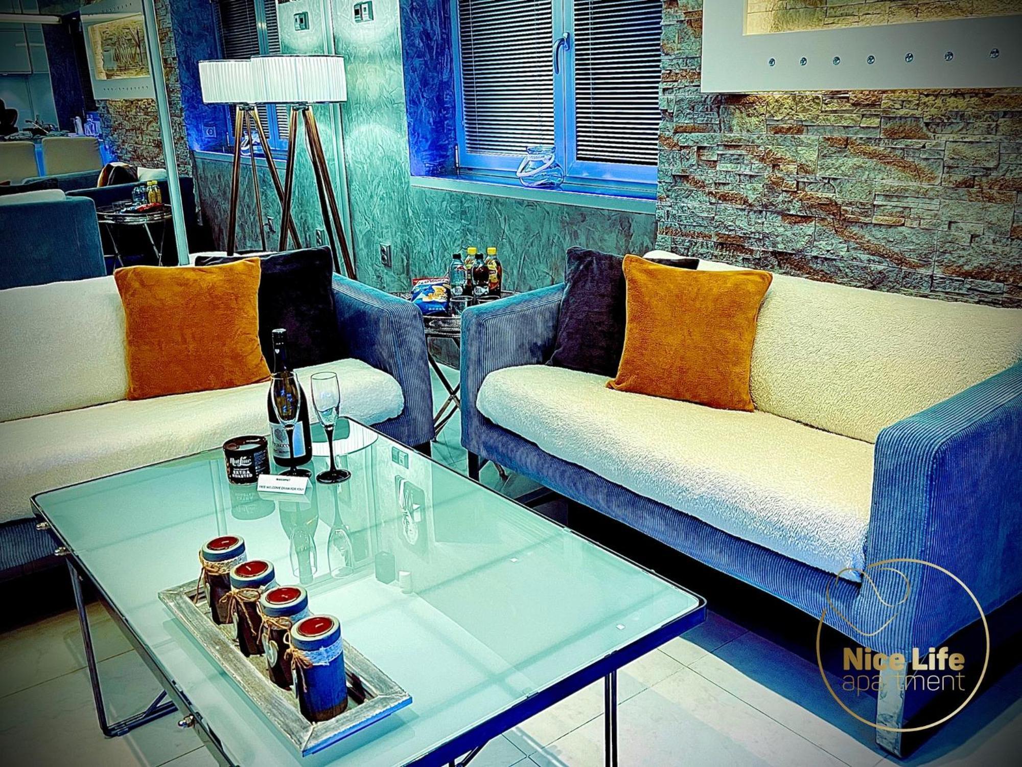 Nice Life - Luxury Apartment In The Old Town. Bratislava Extérieur photo